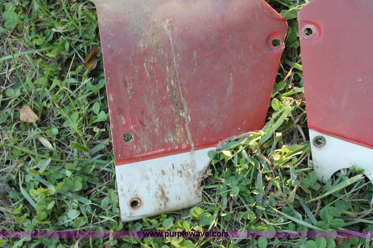 image for item AJ9257 1972 International Farmall 666 tractor