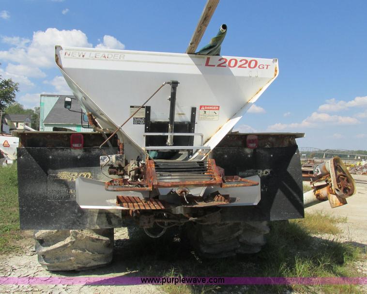 image for item AW9886 1990 Ag-Chem TerraGator 1603T self-propelled applicator