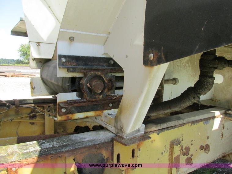 image for item AW9886 1990 Ag-Chem TerraGator 1603T self-propelled applicator