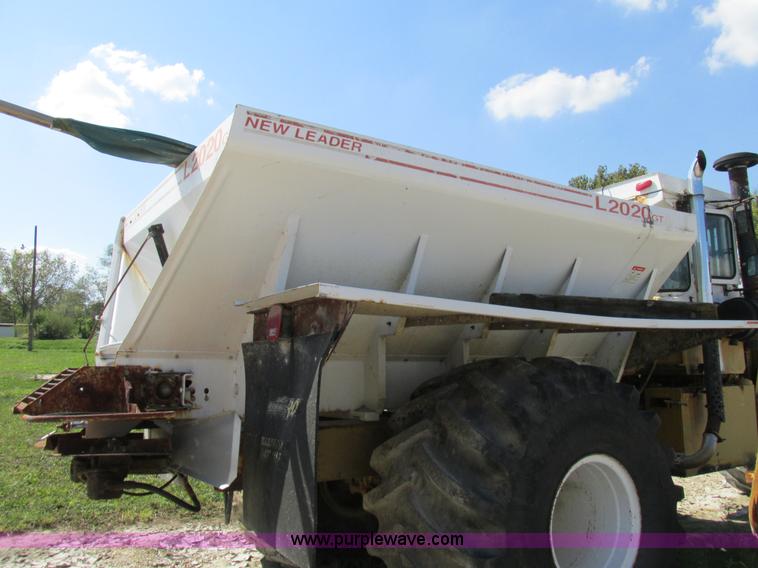 image for item AW9886 1990 Ag-Chem TerraGator 1603T self-propelled applicator