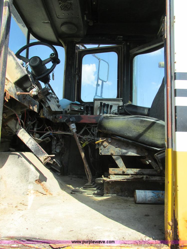 image for item AW9886 1990 Ag-Chem TerraGator 1603T self-propelled applicator