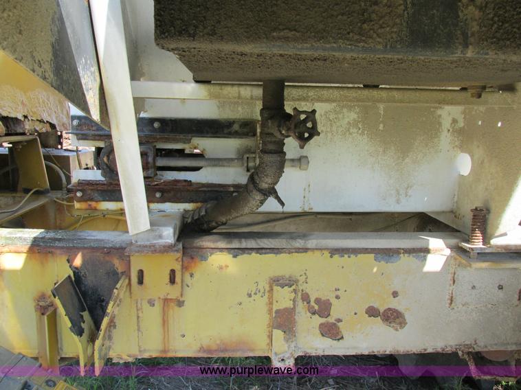 image for item AW9886 1990 Ag-Chem TerraGator 1603T self-propelled applicator