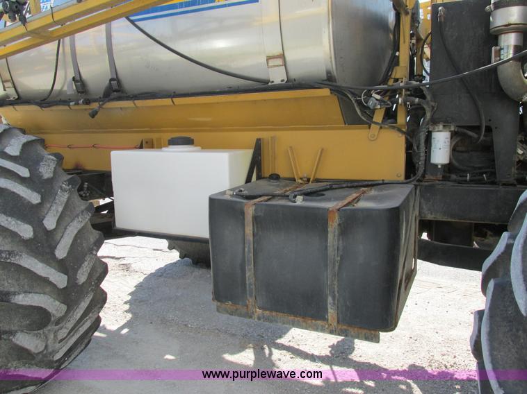 image for item AW9887 2004 GVM Prowler 1149T self-propelled sprayer/dry spreader