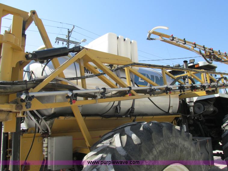 image for item AW9887 2004 GVM Prowler 1149T self-propelled sprayer/dry spreader