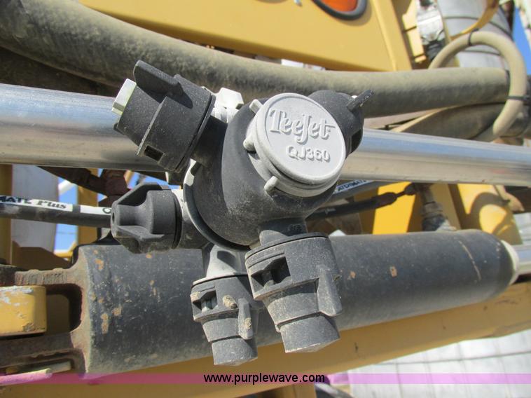 image for item AW9887 2004 GVM Prowler 1149T self-propelled sprayer/dry spreader