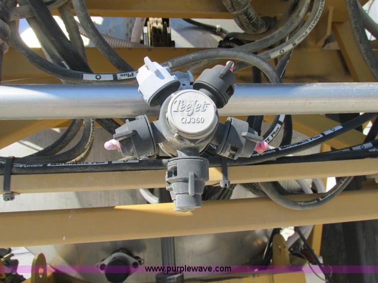 image for item AW9887 2004 GVM Prowler 1149T self-propelled sprayer/dry spreader