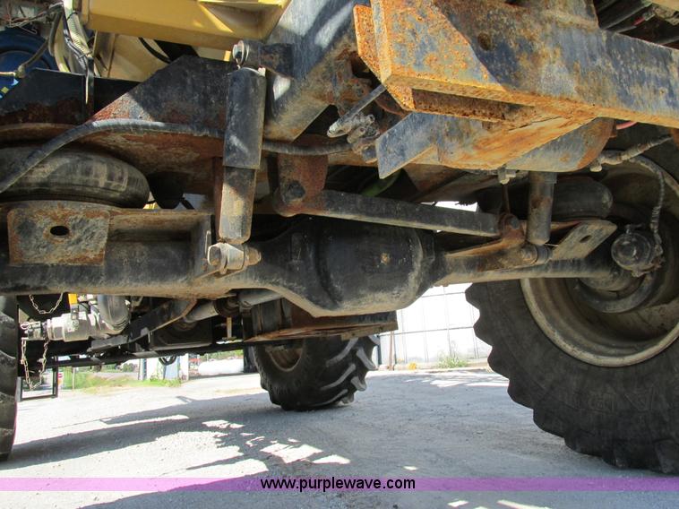 image for item AW9887 2004 GVM Prowler 1149T self-propelled sprayer/dry spreader