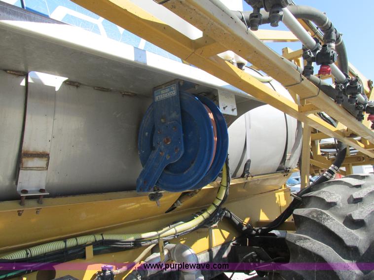 image for item AW9887 2004 GVM Prowler 1149T self-propelled sprayer/dry spreader