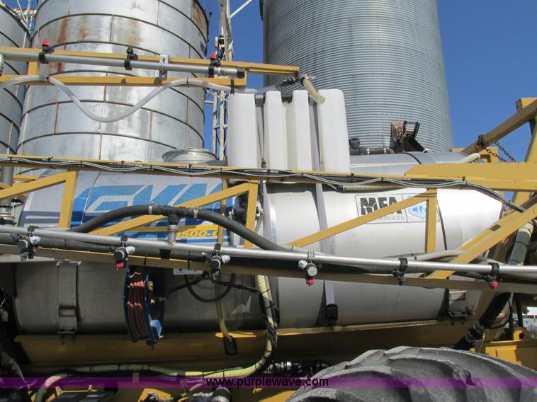 image for item AW9887 2004 GVM Prowler 1149T self-propelled sprayer/dry spreader