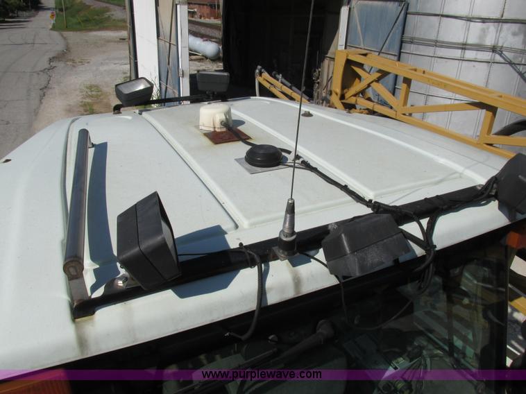 image for item AW9887 2004 GVM Prowler 1149T self-propelled sprayer/dry spreader