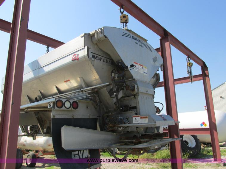 image for item AW9887 2004 GVM Prowler 1149T self-propelled sprayer/dry spreader