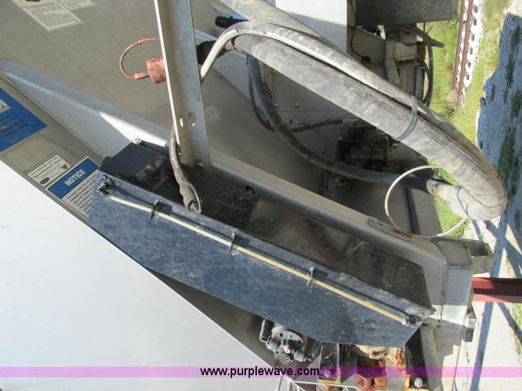 image for item AW9887 2004 GVM Prowler 1149T self-propelled sprayer/dry spreader