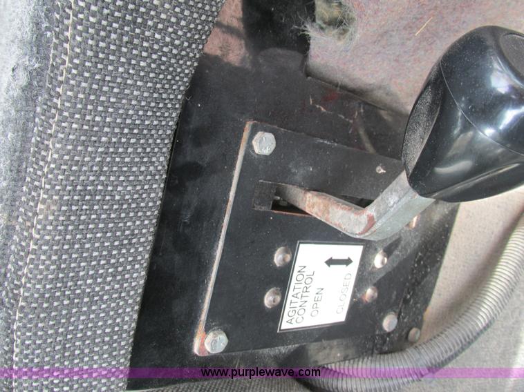 image for item AW9887 2004 GVM Prowler 1149T self-propelled sprayer/dry spreader