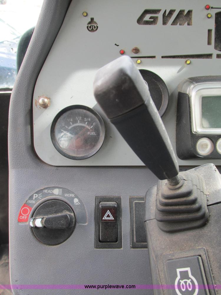 image for item AW9887 2004 GVM Prowler 1149T self-propelled sprayer/dry spreader