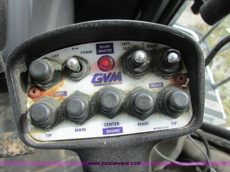 image for item AW9887 2004 GVM Prowler 1149T self-propelled sprayer/dry spreader