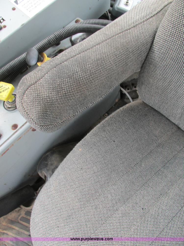 image for item AW9887 2004 GVM Prowler 1149T self-propelled sprayer/dry spreader