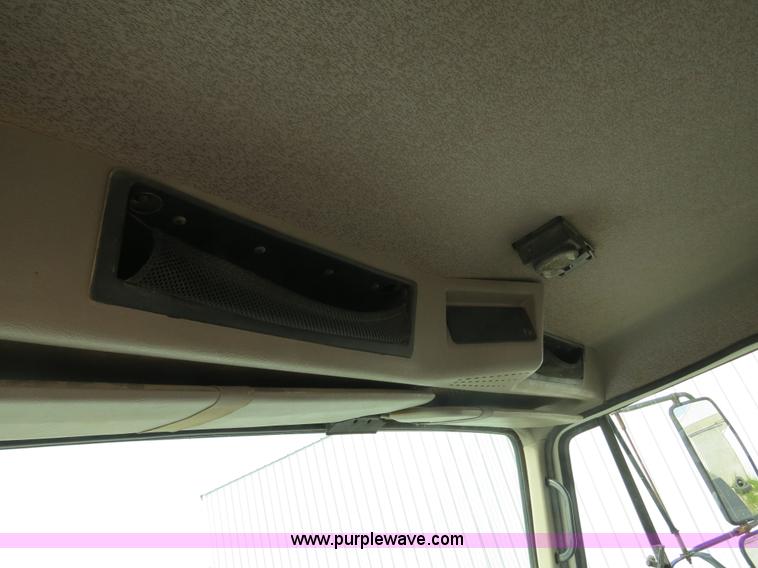 image for item B4937 2001 Loral Easy-Rider 3000 SS truck cab and chassis