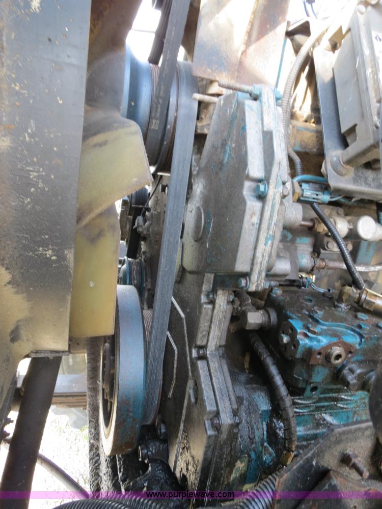 image for item B4937 2001 Loral Easy-Rider 3000 SS truck cab and chassis