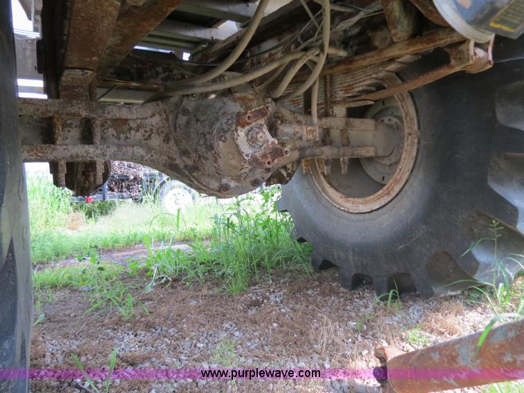 image for item B4937 2001 Loral Easy-Rider 3000 SS truck cab and chassis