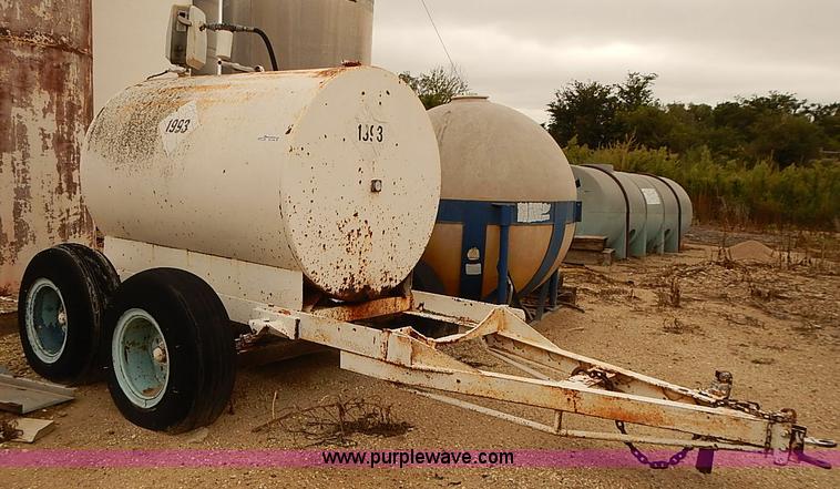 image for item BD9790 500 gallon fuel tank trailer