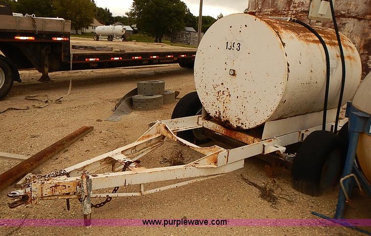 image for item BD9790 500 gallon fuel tank trailer