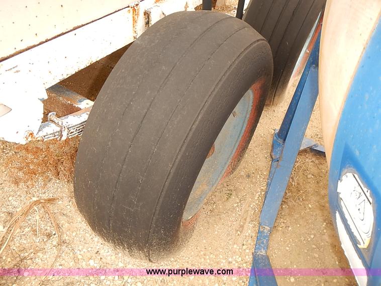 image for item BD9790 500 gallon fuel tank trailer