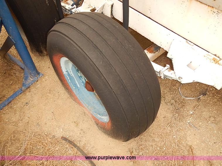 image for item BD9790 500 gallon fuel tank trailer