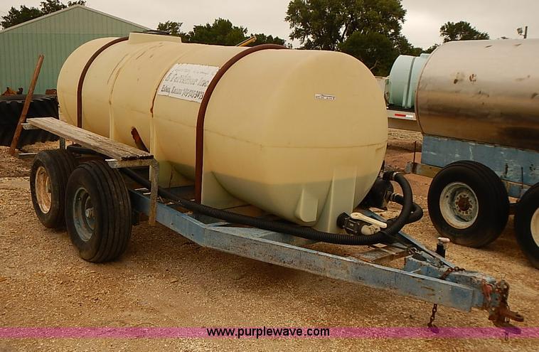 image for item BD9791 1,000 gallon liquid tender tank trailer