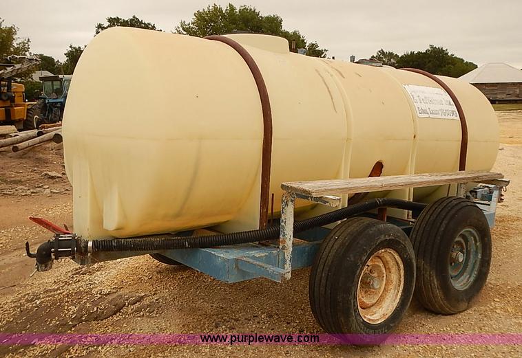 image for item BD9791 1,000 gallon liquid tender tank trailer