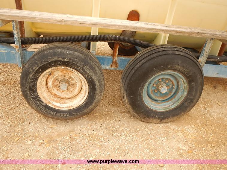 image for item BD9791 1,000 gallon liquid tender tank trailer