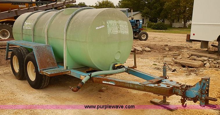 image for item BD9792 1,000 gallon liquid tender tank trailer