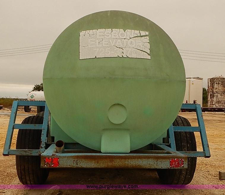 image for item BD9792 1,000 gallon liquid tender tank trailer