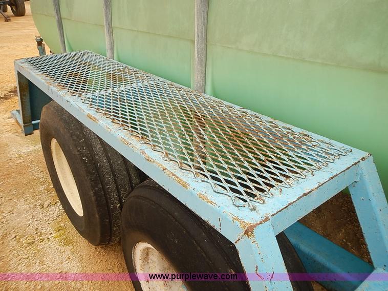 image for item BD9792 1,000 gallon liquid tender tank trailer