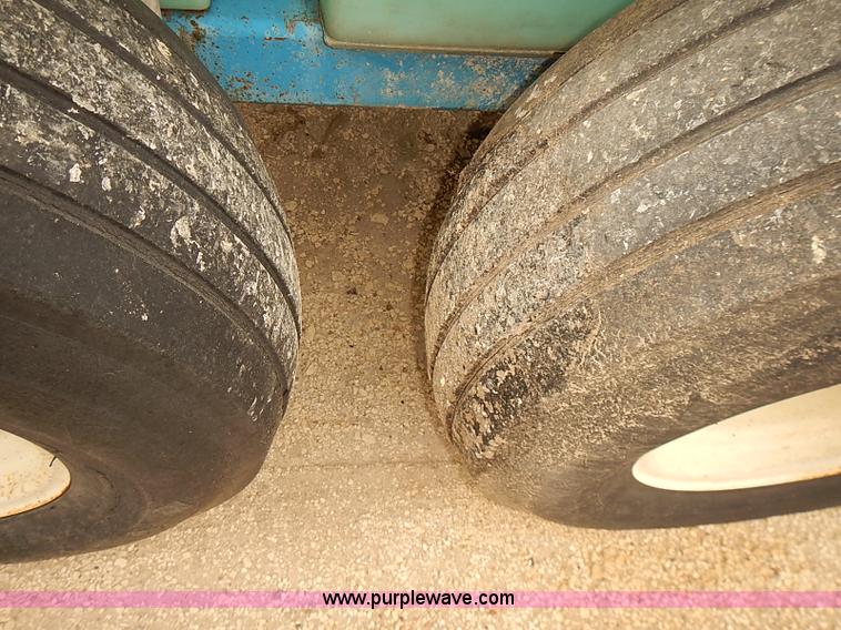 image for item BD9792 1,000 gallon liquid tender tank trailer