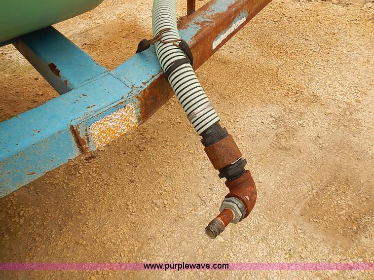 image for item BD9792 1,000 gallon liquid tender tank trailer