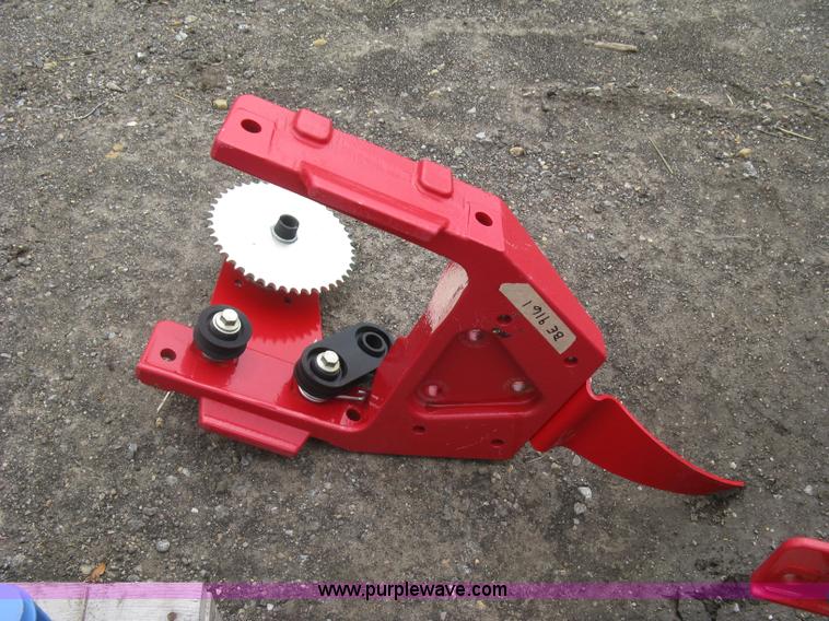 Assorted White planter parts in Hesston, KS Item BE9161