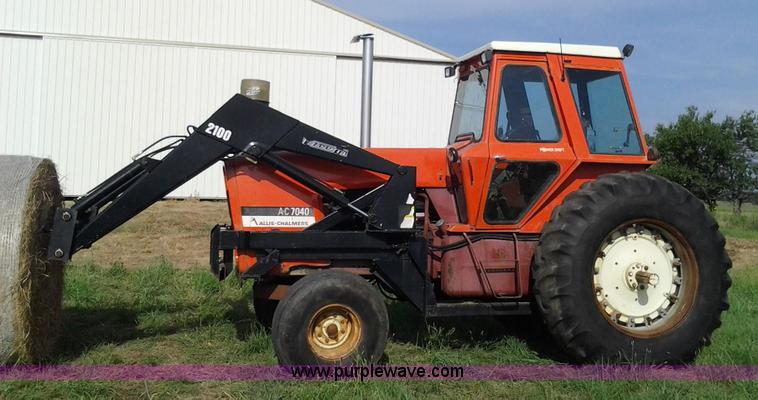image for item D1221 Allis Chalmers 7040 tractor