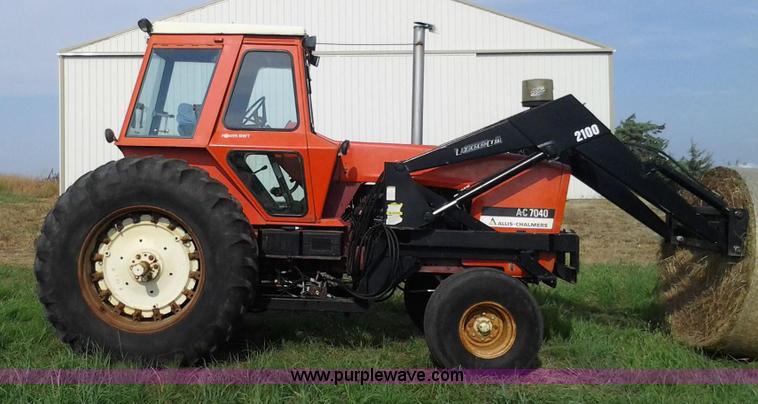 image for item D1221 Allis Chalmers 7040 tractor