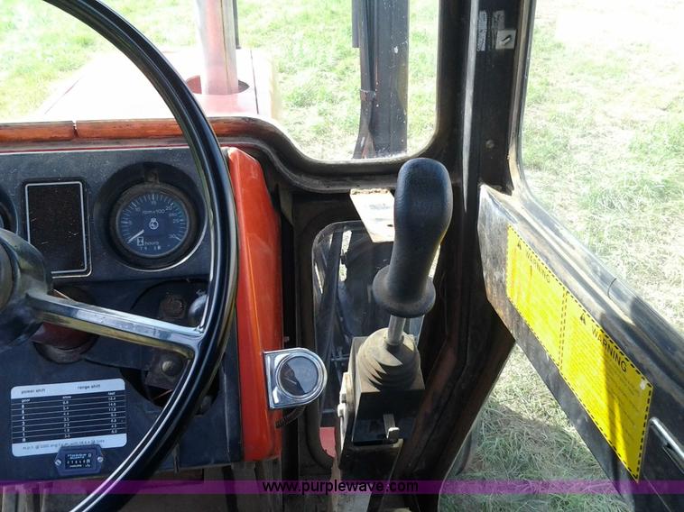 image for item D1221 Allis Chalmers 7040 tractor