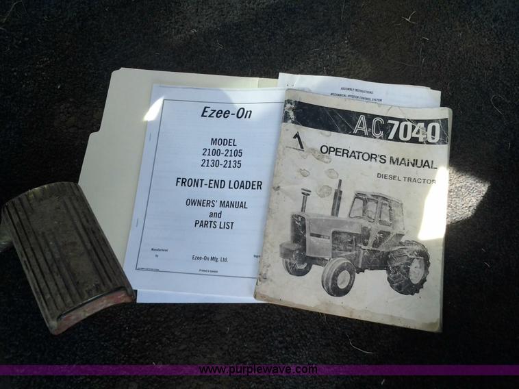 image for item D1221 Allis Chalmers 7040 tractor