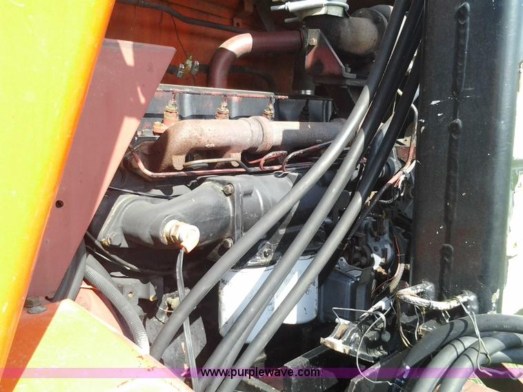 image for item D1221 Allis Chalmers 7040 tractor