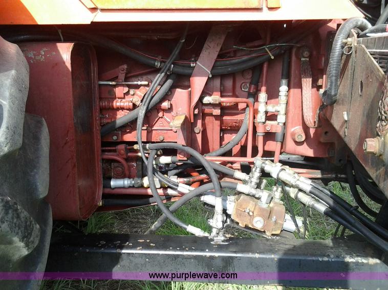 image for item D1221 Allis Chalmers 7040 tractor