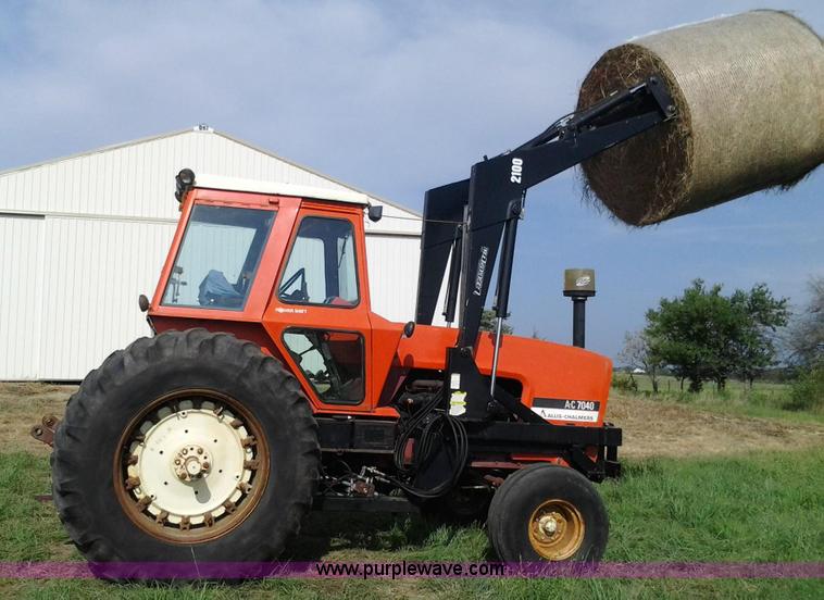 image for item D1221 Allis Chalmers 7040 tractor