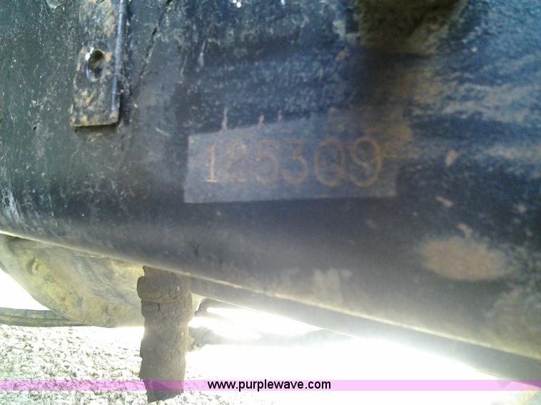 image for item D1223 1988 White WIA semi truck