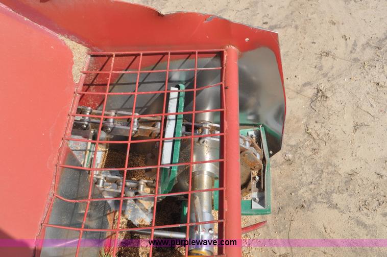 image for item F2057 Hutchinson Trac Mass-Ter 40' flat storage unloader