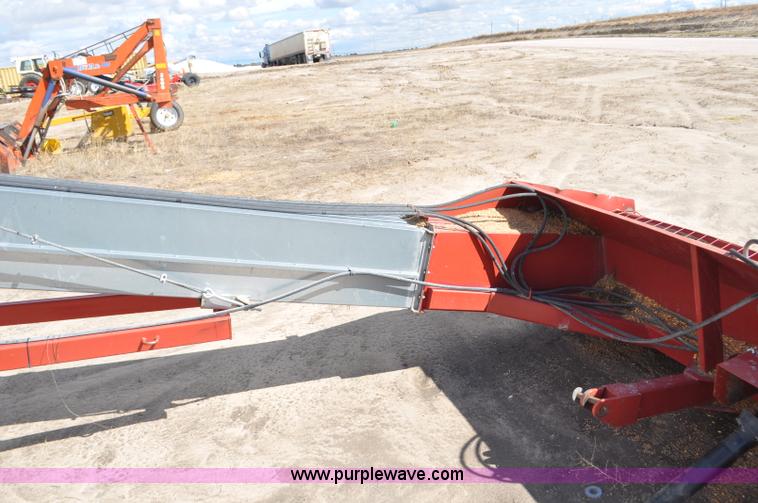 image for item F2057 Hutchinson Trac Mass-Ter 40' flat storage unloader