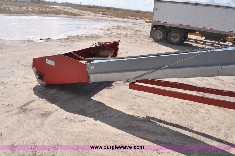 image for item F2057 Hutchinson Trac Mass-Ter 40' flat storage unloader