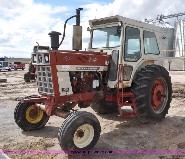 image for item F2059 1972 International 1066 Hydro tractor