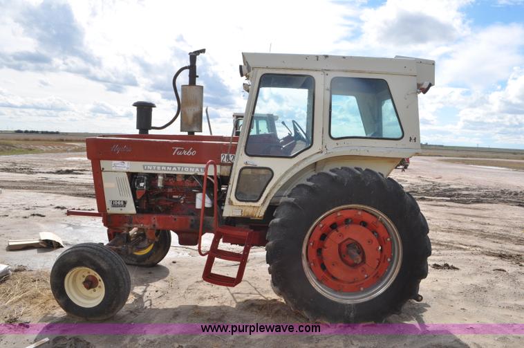 image for item F2059 1972 International 1066 Hydro tractor