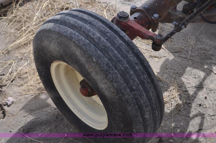 image for item F2059 1972 International 1066 Hydro tractor